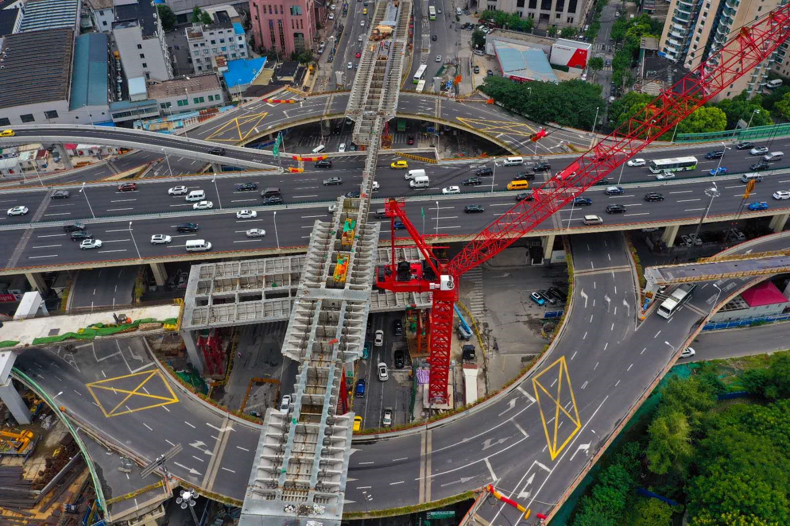 协会领导调研北横通道天目路高架项目